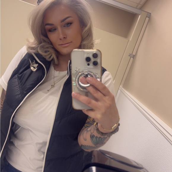 Meet your Posher, Anneliese - Picture 16 of 16